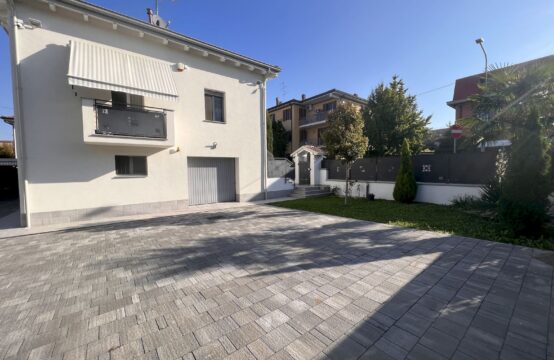 VILLA DI PREGIO INDIPENDENTE IN CLASSE &#8220;A1&#8221;- RIF. V135