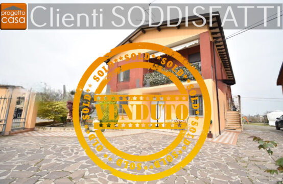 RIF.A678 APPARTAMENTO INDIPENDENTE CON GIARDINO PRIVATO E TRE AMPIE CAMERE DA LETTO.