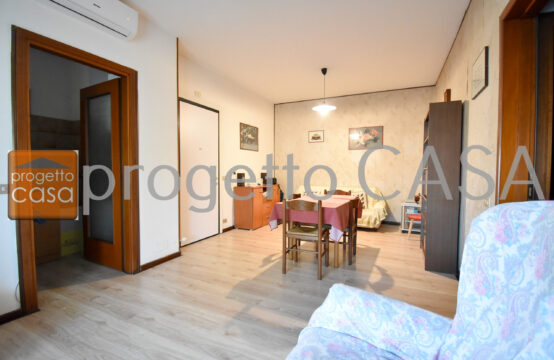 APPARTAMENTO CON DUE CAMERE CANTINA, GARAGE E POSTO AUTO. RIF:A694