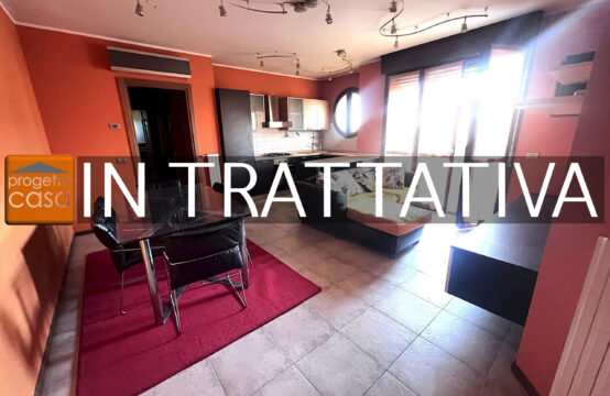 APPARTAMENTO CON DUE CAMERE, GARAGE E POSTO AUTO &#8211; RIF. A720