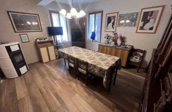 APPARTAMENTO CON TRE CAMERE E CANTINA &#8211; RIF. A718
