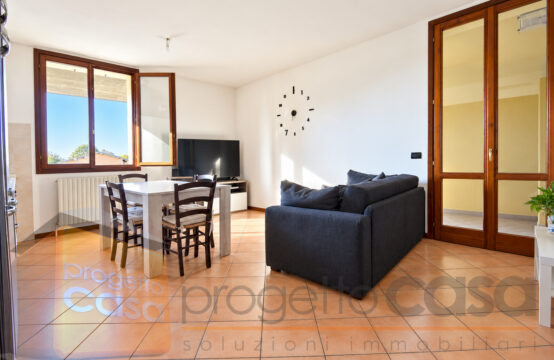 APPARTAMENTO CON DUE CAMERE E GARAGE &#8211; RIF. A730