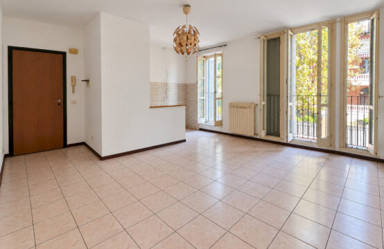 BILOCALE CON GARAGE IN ZONA CENTRALE &#8211; RIF. A732